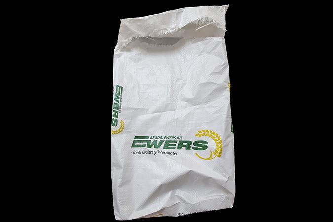 Plasticsæk fra husdyrfodder eller træpiller skal til hård plast. 